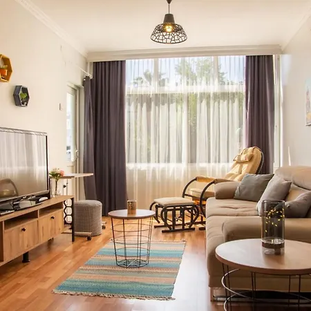 Delightful Flat With Location And Balcony In Karsiyaka Daire